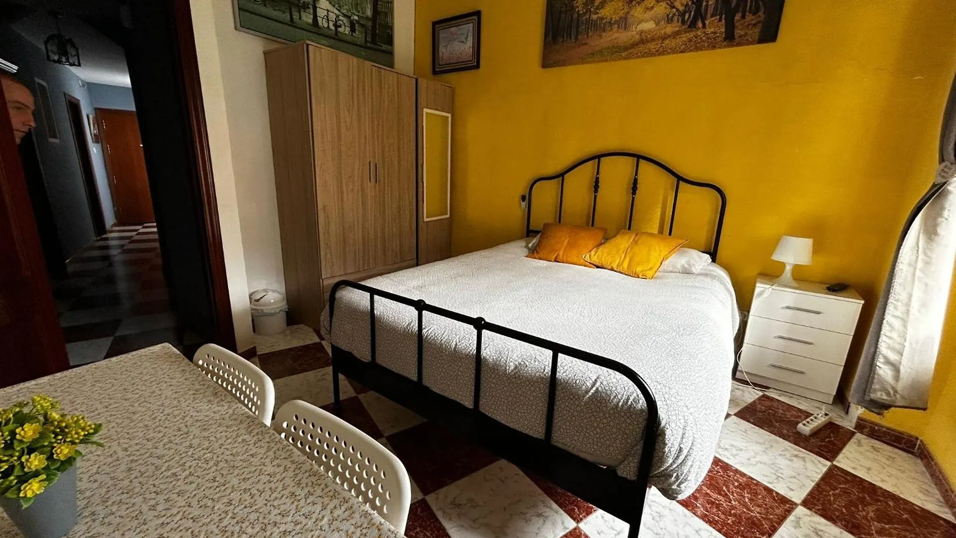 Santa Isabel Low Cost Rooms In Private House Sevilha 0*,