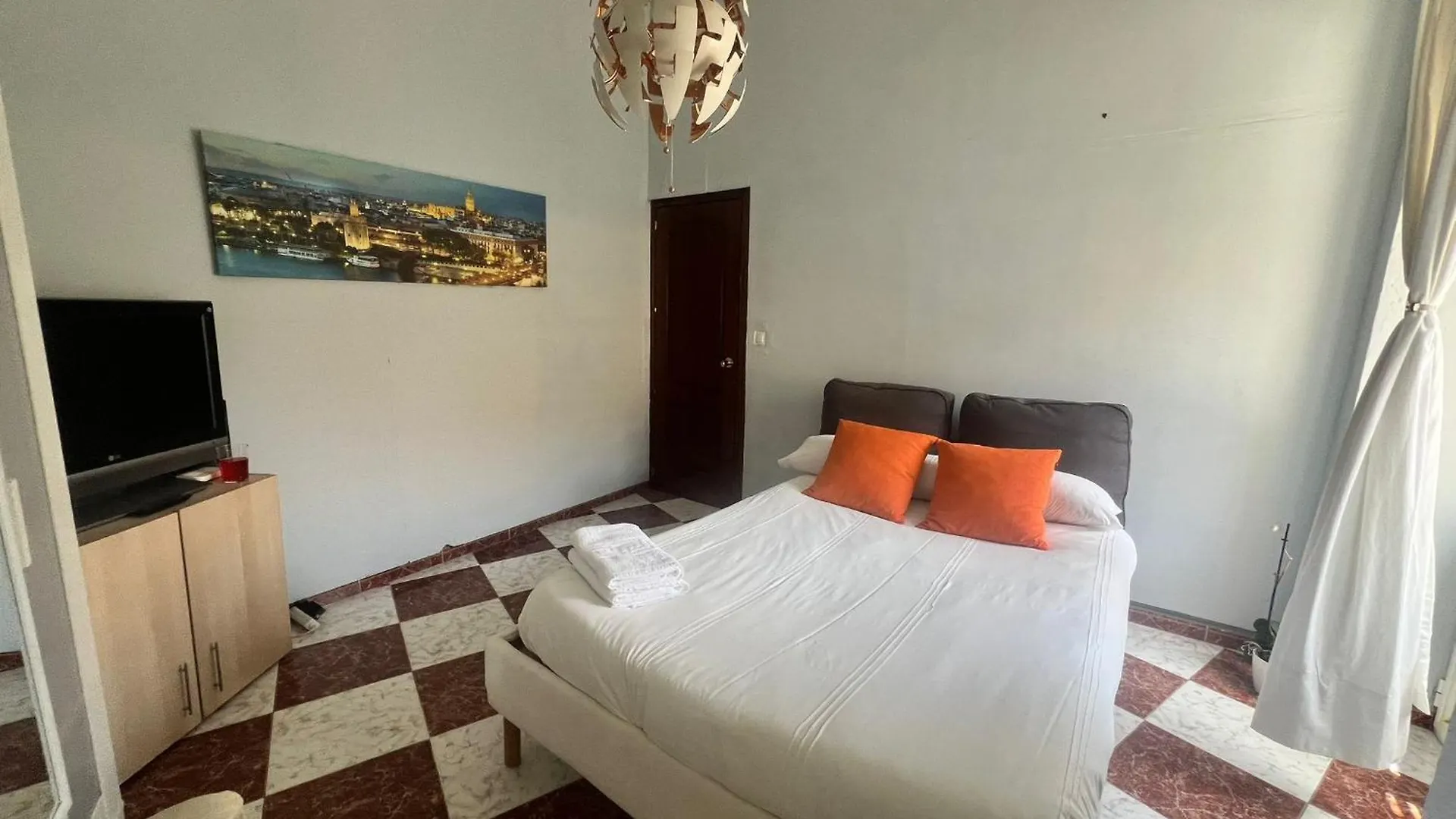 Pensjonat Santa Isabel Low Cost Rooms In Private House Sewilla